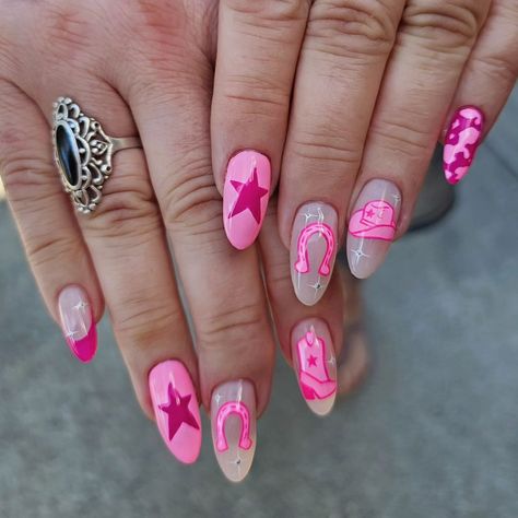 Shayla || Structured Gel Specialist | Howdy 🤠 I'm obsessed with the little cowgirl hat #gelxnails #gelx #apresnails #apresgelx #softgelextensions #gelextensions #cowgirlnails… | Instagram Rodeo Nails, Short Pink Nails, Disco Nails, Cowboy Nails, Concert Nails, Gradient Nail Design, Western Nails, Country Nails, Cow Nails