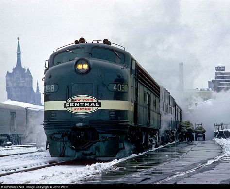 New York Central Railroad, Albany New York, Railroad Pictures, Float Your Boat, New York Central, Albany Ny, Celebrity Travel, Travel Outdoors, Train Tracks