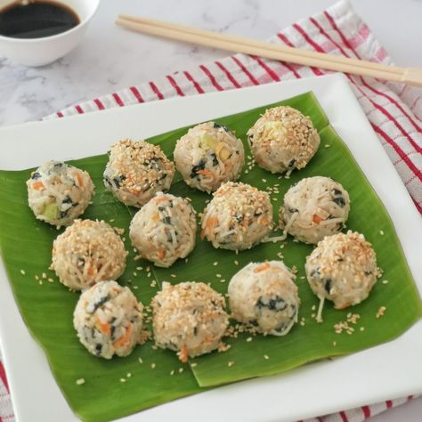 Easy to make sushi balls - Food Recipes - Whynotdiy.me Homemade Rice Balls, Salmon Sushi Balls, Crab Rice Balls Recipe, Sushi Rice Balls Recipe, Spicy Crab Rice Balls, Shrimp Rice Balls, Sushi Balls How To Make, Crab Rice Balls, Sushi Balls Recipe