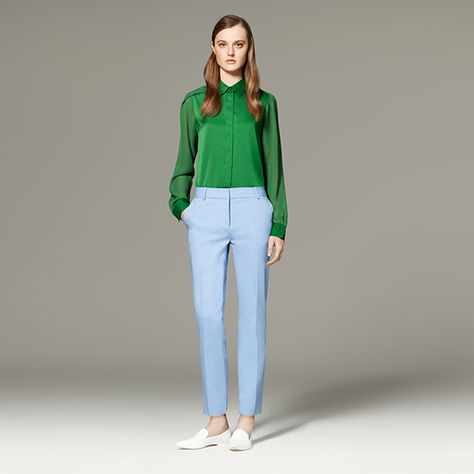 Light Blue Pants Outfit Work, Blue Pants Outfit Work, Blue Trousers Outfit, Blue Pants Outfit, Baby Blue Pants, Pants Outfit Work, Colour Blocking Fashion, Light Blue Pants, Color Blocking Outfits