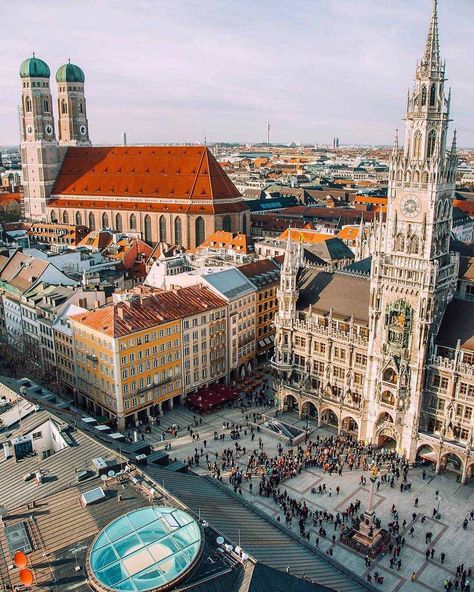 Germany Project, Marienplatz Munich, Munich Travel, Summer Vision, Europe Photos, Admit It, Insta Inspo, Historical Architecture, Post It