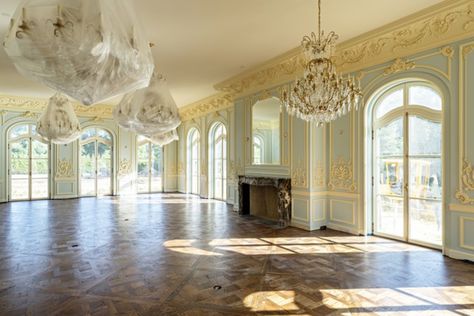 $100 Million Newly Built Versailles Inspired Mansion In Old Brookville, NY | Homes of the Rich Big Bank Account, Homes In Los Angeles, French Palace, Chateau House, Cherry Wood Floors, Chateaux Interiors, European Palace, Formal Gardens, French Chateau