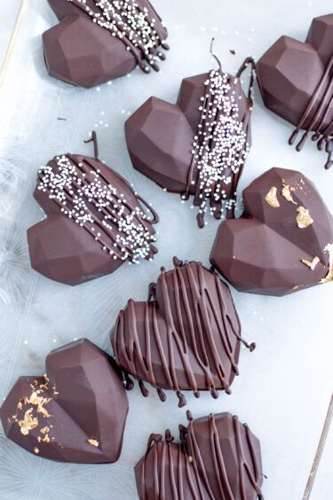 Homemade Chocolate Peanut Butter, Peanut Butter Cups Recipe, Chocolate Business, Chocolate Covered Strawberries Bouquet, Chocolate Covered Treats, Chocolate Peanut Butter Cups, Chocolate Dreams, Peanut Butter Filling, Chocolate Design