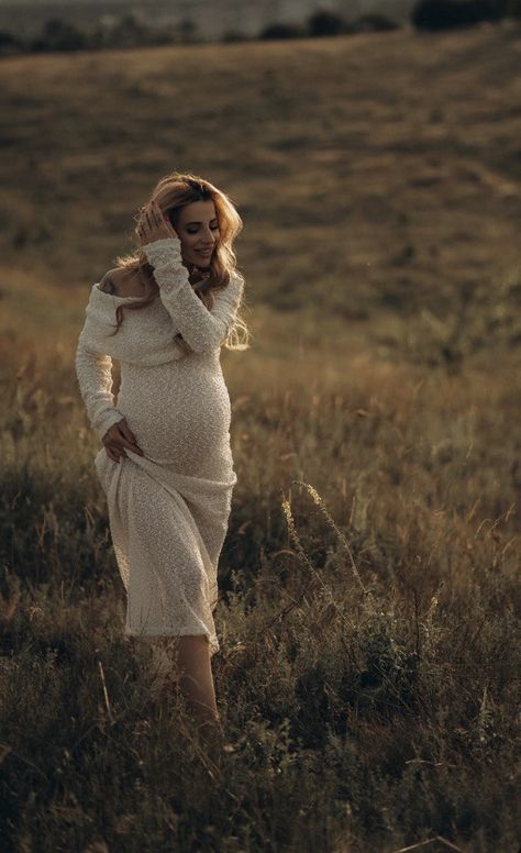 Maternity Sweater Dress Photoshoot, White Dress Maternity Shoot, Maternity Photography Just Mom, Maternity Photo Shoot Outfits, Fotoshooting Ideas, Bump Fits, Client Photoshoot, Outdoor Mom, Fall Maternity Shoot