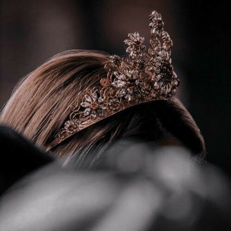 Aesthetic Crown, Gold Tiara, Leave Me Alone, I Don't Care, Tiara, We Heart It, Love You, Crown, Lost