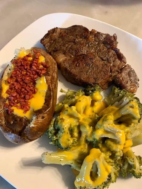 Bacon Baked Potato, Steak Baked Potato, Broccoli With Cheese, Grilled Porterhouse Steak, Potato And Broccoli, Broccoli Dinner, Soul Food Recipes, Steak Grilled, Porterhouse Steak