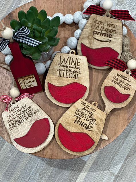 This Christmas Ornaments item by GriswoldsGalore has 9 favorites from Etsy shoppers. Ships from Amarillo, TX. Listed on Jun 19, 2024 Wine Ornaments Diy, Crafty Ornaments, Laser Ornaments, Ombre Techniques, Cnc Signs, Glowforge Aura, Laser Creations, Holiday Wine Gift, Engraving Projects