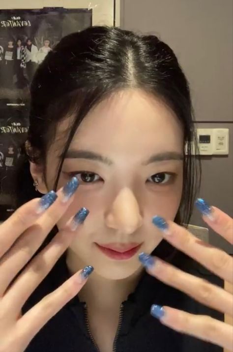 Idol Nails, Lia Itzy, Kpop Girl Groups, How To Do Nails, Nail Inspo, Kpop Girls, Ear Cuff, Nail Designs, Nail Art