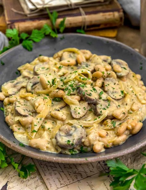 This French Onion White Bean Skillet is a delightful medley of savory mushrooms, caramelized onions, and hearty white beans, all infused with the rich essence of classic French onion soup. #wholefoodplantbased #vegan #oilfree #glutenfree #plantbased | monkeyandmekitchenadventures.com French Onion Soup Vegan, French Onion Soup Vegetarian, White Bean Skillet, Vegetarian French Onion Soup, Classic French Onion Soup, Onion Pie, Mushroom Broth, Bean Pot, Cashew Cream