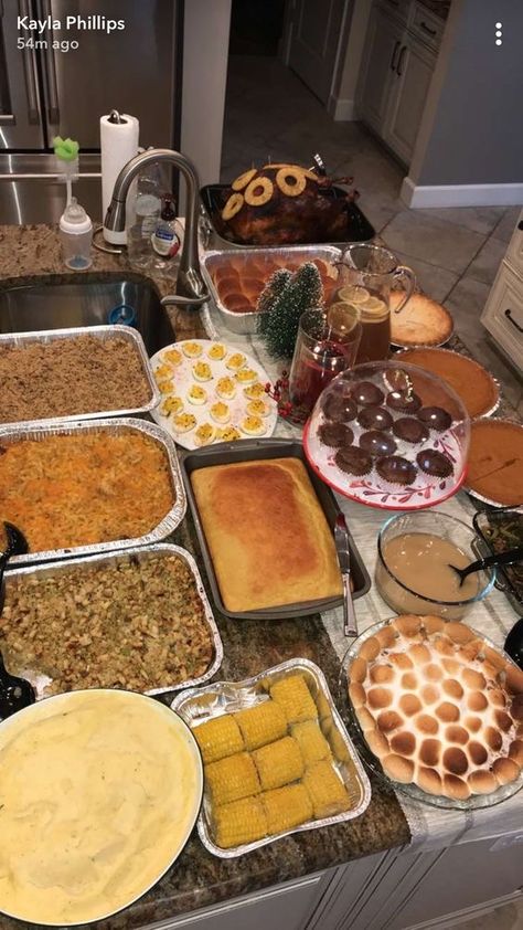 Soul Food Thanksgiving Dinner, Food Thanksgiving Dinner, Soul Food Thanksgiving, Thanksgiving Menu List, Thanksgiving Food Table, Food Thanksgiving, A Good Woman, Good Woman, Thanksgiving Cakes