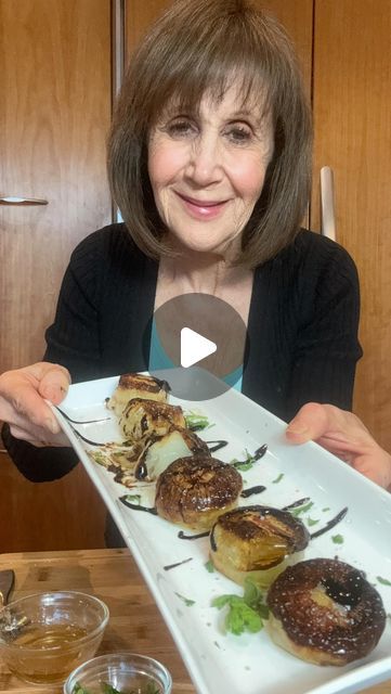 Rose Reisman on Instagram: "🧅If you’re an onion lover this is a must try!🧅

A wonderful combination of textures and flavours, these roasted onions will be a new fave. Recipe ⬇️

INGREDIENTS 
3 small onions, cut horizontally, peeled and ends removed
¼ cup olive oil 
Salt
2 tbsp honey
2 tbsp balsamic glaze or balsamic vinegar

INSTRUCTIONS 
1. Cut onions in half, peel and remove ends. Add ½ olive oil to 6 cup muffin tin. Add onion halves to muffin tin, large side facing up.  
2. Drizzle remaining olive oil over top and add salt.
3. Bake at 425 F for 40-45 minutes or until onions are browned and tender.
4. Invert before serving and drizzle honey and balsamic glaze over top. Garnish with parsley or basil. Enjoy!
.
.
.
#rosereisman #recipe #cookbookauthor #chefathome #homemade #roastedveggies Balsamic Glazed Onions, Balsamic Peppers And Onions, Roasted Balsamic Onions, Roasted Onions In Muffin Pan, Baked Onions Whole, Air Fried Pearl Onions (mini Blooming Onions), Balsamic Onions, Frosty Recipe, Baked Onions