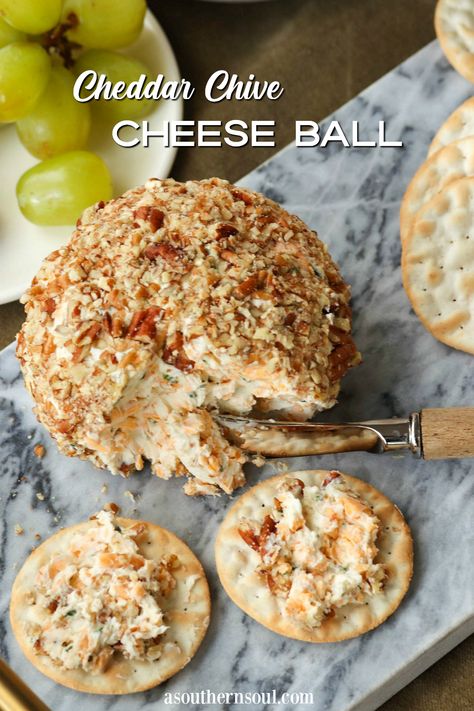 Cheese Logs, Tomato Appetizers, Cheesy Appetizer, Cheese Appetizer, Easy To Make Appetizers, Small Gathering, Cranberry Cheese, Cheese Ball Recipes, Cheese Balls