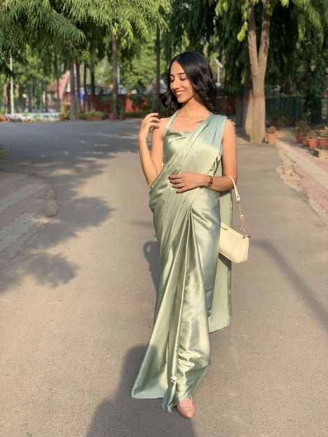 Shimmer Satin Saree, Sarees For Teens, Saree Ideas For Farewell In School, Farewell Sarees For Teens, Farewell Saree, Saree Inspiration, Farewell Sarees, Teacher Fits, Desi Fits