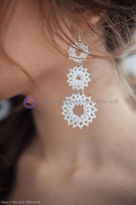 1 Free Crochet Earring Pattern And 28 Crochet Earrings Ideas 12 Crochet Beaded Necklace, Crochet Necklace Pattern, Crochet Jewlery, Tatting Earrings, Earrings Pattern, Crochet Jewelry Patterns, Crochet Earrings Pattern, Tatting Jewelry, Lace Earrings