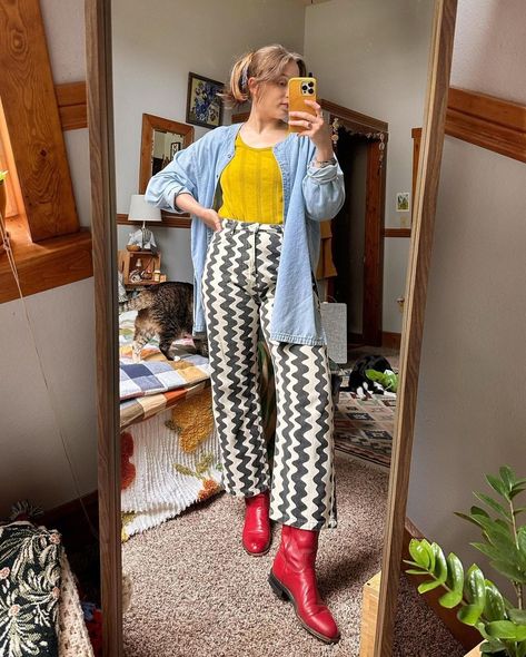 Caitlin B. ☻ (@thrift_bee) • Instagram photos and videos Patterned Outfits Aesthetic, Fun Thrifted Outfits, Colorful Thrifted Outfits, Funky Thrifted Outfits, Thrift Shopping Outfit, Artsy Girl Style, Eccentric Art Teacher Outfits, Midsize Maximalist Fashion, Quirky Fashion Aesthetic