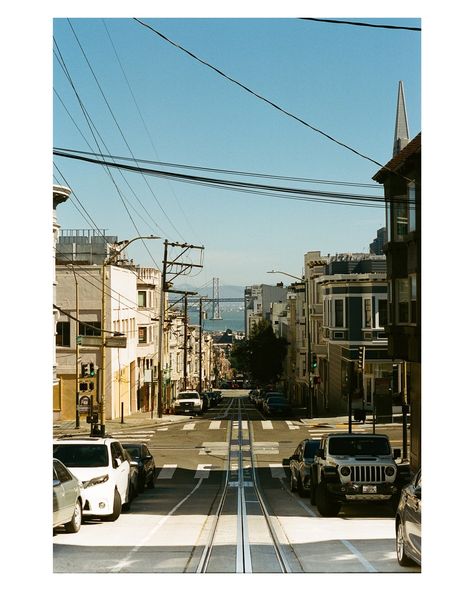 San Francisco, October ‘24. . Pentax SP1000 w/ Kodak Portra 400 Dev + Scan by @georges.camera San Francisco On Film, Medium Format Photography, Kodak Portra 400, Film Photography 35mm, Retro Camera, Portra 400, Kodak Portra, Film Cameras, On Film