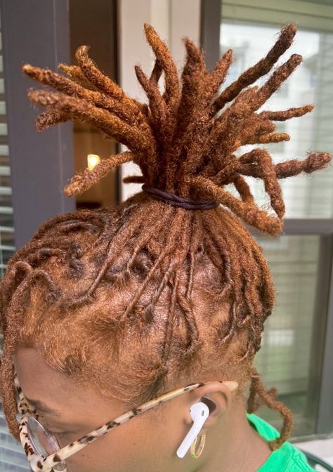 Honey Blonde Tips On Locs, Carmel Brown Locs, Colored Short Locs, Dark Ginger Hair Black Women Locs, Light Brown Hair Locs, Locs With Brown Tips, Cinnamon Color Locs, Ginger Brown Locs Black Women, Honey Blonde Hair On Black Women Locs