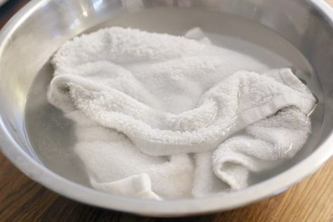 Nothing is better than a set of brilliant white, fluffy towels to brighten up a bathroom. And, of course, nothing is worse than a set of dingy, gray towels to throw a shabby shadow over a bathroom décor. If your white towels have lost their luster, don’t fret. Bring them back to life by employing a few simple, household remedies. These... How To Bleach Whites, Sims 4 Bathroom, Bathroom Sets Bath Accessories, Dingy Whites, White Bathroom Rug, Cleaning Baseboards, Easy Cleaning Hacks, Cleaner Recipes, Fluffy Towels