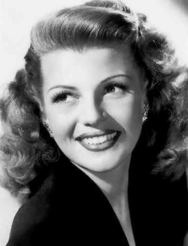 Rita Hayworth - ultimate in glamour and talent Rita Hayworth Movies, Oud Hollywood, Stars D'hollywood, 1940s Hairstyles, Hollywood Icons, Rita Hayworth, Actrices Hollywood, Hollywood Glam, Old Hollywood Glamour