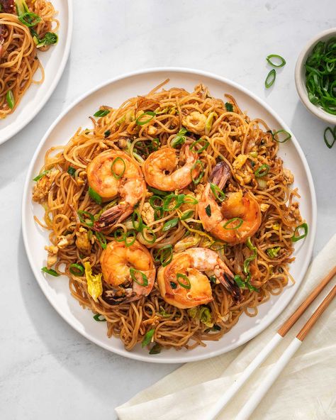 Bihun Goreng (30 min Stir Fry) – Takes Two Eggs Vermicelli Stir Fry, Stir Fry Bean Sprouts, Bihun Goreng, Fried Noodles Recipe, Rice Noodle Recipes, Shrimp Marinade, Rice Noodles Stir Fry, Fried Rice Noodles, Crispy Noodles