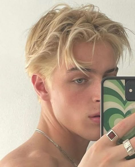 Blond Hair Man Aesthetic, Straight Blonde Hairstyles Men, Blonde Man Haircut, Mens Hair Blonde, Blonde Hair Men Aesthetic, Blonde Haircut Men, Blonde Men Aesthetic, Blonde Haircuts Men, Mens Haircut Blonde