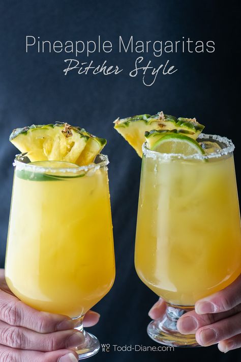 Pineapple Margarita Pitcher, Pinapple Margarita, Pitcher Margarita Recipe, Pineapple Margaritas, Margarita Pitcher, Pineapple Margarita Recipe, Drink For Summer, Pitcher Cocktails, Easy Margarita