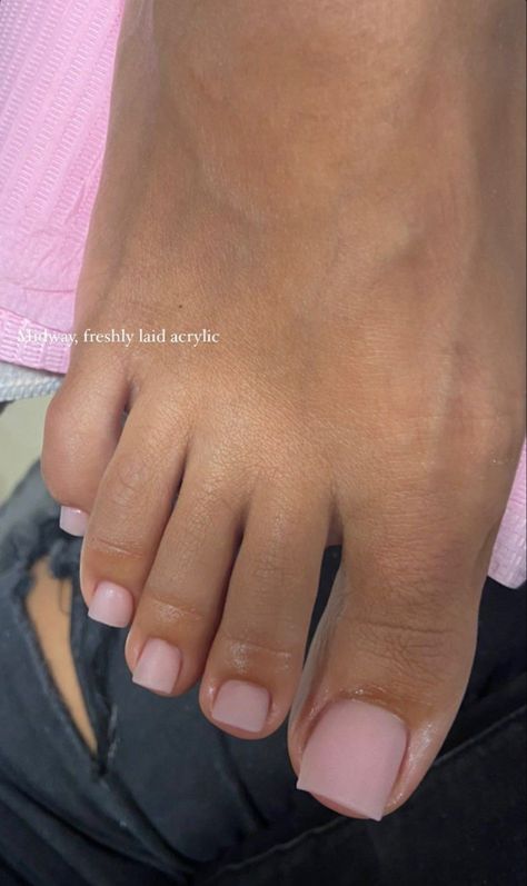 French Tip Neutral Nails, Short Classy Nails, Girly Acrylic, Gel Toe Nails, Acrylic Toes, Acrylic Toe Nails, Pretty Toe Nails, Cute Toe Nails, Drip Nails