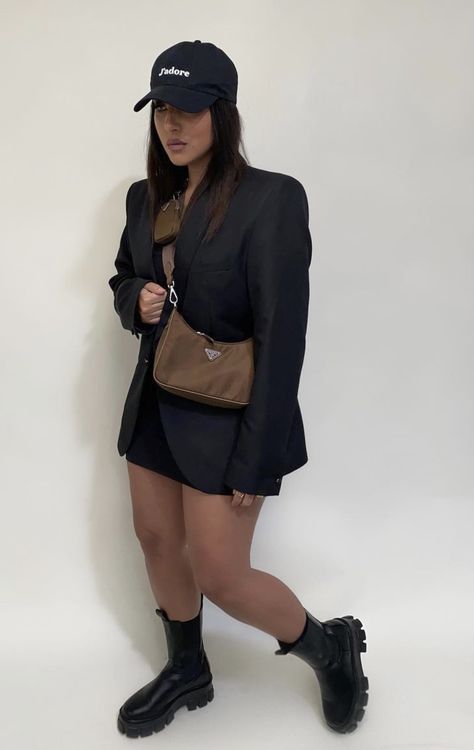 Outfit With Blazer, Black Romper Outfit, Trendy Outfits Inspiration, Table Birthday, 23 Fashion, Romper Outfit, All Black Outfit, Winter Clothing, Blazer Outfits