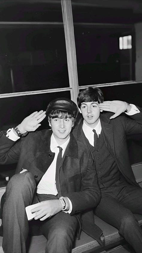 Paul And John Beatles, The Beatles Lockscreen, Paul Mccartney And John Lennon, John Lennon And Paul Mccartney, Paul Mccartney John Lennon, Beatles Christmas, Paul Mccartney Beatles, Beatles Wallpaper, Beatles John Lennon