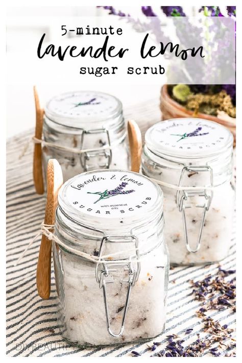 Body Scrub Homemade Recipes, Diy Sugar Scrub Recipe, Lemon Sugar Scrub, Lavender Crafts, Lavender Sugar Scrub, Lavender And Lemon, Sugar Scrub Homemade, Lavender Gifts, Gift Jar