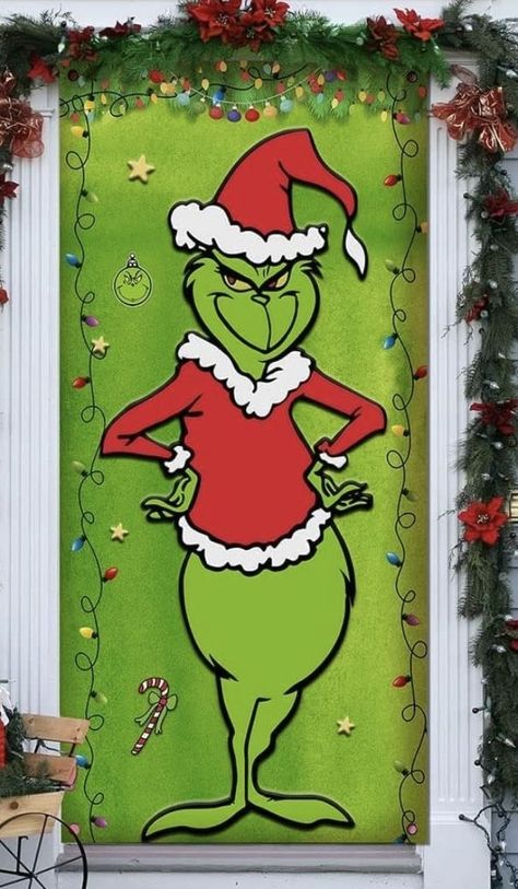 Welcome Home to the Holidays: Festive Front Door Decor Ideas Immagini Grinch, Purple Christmas Tree Decorations, Grinch Door, Door Decorations Classroom Christmas, Grinch Crafts, Christmas Door Decorating Contest, Grinch Decorations, Christmas Classroom Door, Grinch Christmas Party