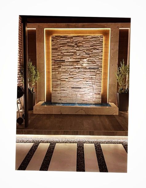 Indoor Fountain Ideas Living Rooms, Conversation Room Ideas, Entrance Fountain, Bedroom Tv Unit Design, Indoor Wall Fountains, Water Wall Fountain, Indoor Courtyard, La House, Indoor Water Features