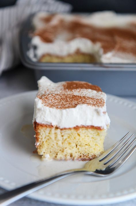 Coquito Cake Recipe, Coquito Cake, Coconut Caramel Sauce, Eggnog Cake, Tres Leches Cake Recipe, Leches Cake, Boricua Recipes, Tres Leches Cake, Milk Cake