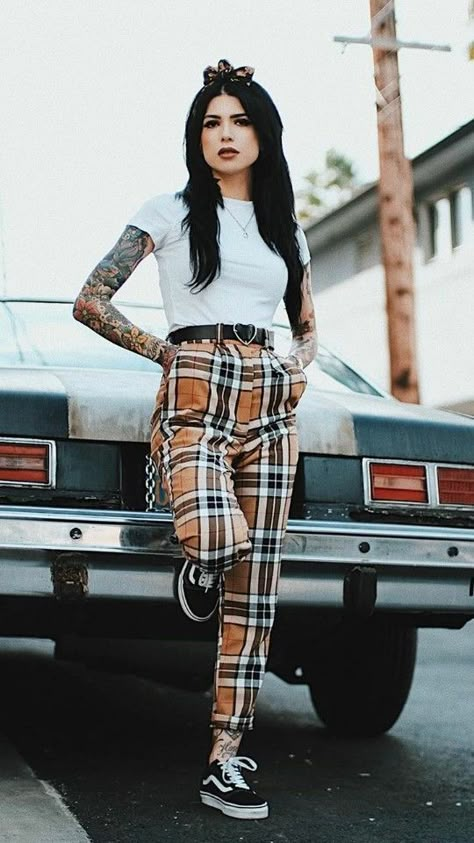 Anna Meliani, Sunday Attire, Edgy Work Outfits, Outfit Grunge, Goth Glam, Alt Outfits, Indie Style, Look Retro, Alternative Rock