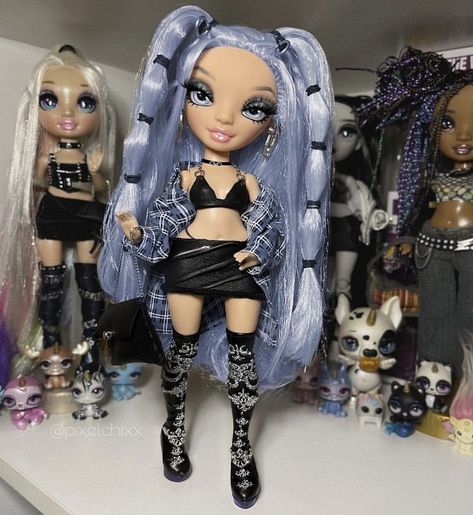 Doll Restyle, Monster High Doll Clothes, Bratz Doll Outfits, Edits Aesthetic, Custom Monster High Dolls, Doll Aesthetic, Fantasy Art Dolls, Rainbow Fashion, Doll Display