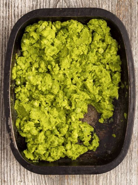 Gordon Ramsay Mushy Peas - Gordon Ramsay Dishes Mushy Peas Recipe, Gordon Ramsay Dishes, Nigella Lawson Recipes, British Cooking, Mushy Peas, Peas Recipe, Pea Recipes, Nigella Lawson, English Food