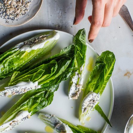 Hand Salad with Buttermilk, Grapefruit, and Mixed Seeds // bon appetit One Bite Appetizers, New Year's Eve Appetizers, Easter Side Dishes, Appetizer Bites, Vegetarian Appetizers, Thanksgiving Appetizers, Prop Styling, Green Salad, Appetizers For Party