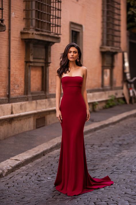 Halina - Wine Red Strapless Gown with Lace-Up Back & Mermaid Train Victoria Bronova, Long Mermaid Dress, Alamour The Label, Red Strapless Dress, Dress Display, Amazing Dresses, Winter Photoshoot, Black Tie Dress, Red Gowns