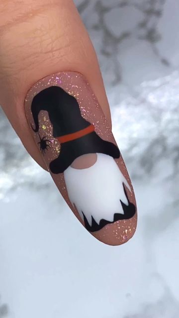 Black Grey Halloween Nails, Halloween Gnomes Nail Art, Halloween Gnome Nail Designs, Halloween Gnome Nail Art, Autumn Gonk Nails, Halloween Gonk Nails, Halloween Gel Nail Art, Fall Gnomes Nails, Gnome Fall Nails