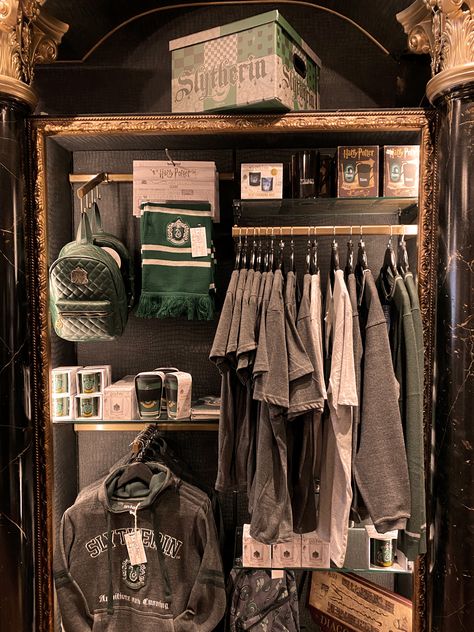 Slytherin Merchandise, Slytherin Merch, Slytherin Room Decor, Slytherin Decor, Slytherin Room, Harry Potter Merch, Slytherin Harry Potter, Slytherin House, Wardrobe Rack