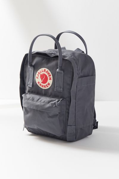 Fjallraven Kanken Mini, Kanken Mini, Urban Outfitters Bag, Cute Mini Backpacks, Gift Inspo, College Bags, School Trip, Cute Backpacks, Hiking Backpack