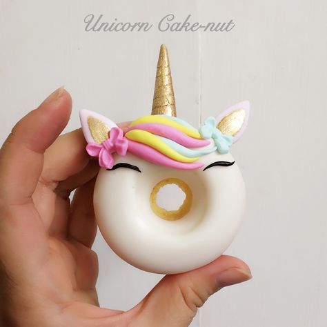 Donut Unicorn, Donut Decorating Ideas, Donuts Cake, Cake Popsicles, Unicorn Ideas, Cake Number, Halloween Donuts, Donut Art, Donut Design