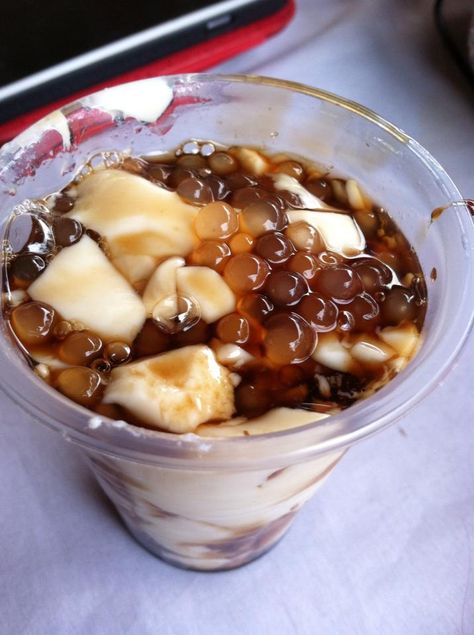 Taho- All-time favorite pinoy breakfast  yumyum Breakfast Filipino, Pinoy Breakfast, Filipino Breakfast, Pinoy Dessert, Filipino Food Dessert, Philippines Food, Filipino Desserts, Pinoy Food, Food Obsession