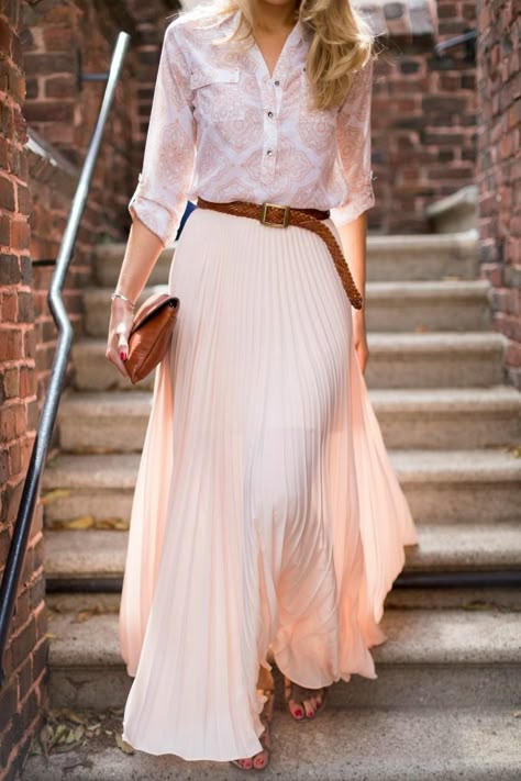 Saia comprida Rok Outfit, Affordable Handbags, Maxi Skirt Outfits, Rock Outfit, Skirt Maxi, Outfit Trends, Maxi Skirts, Mode Inspiration, Outfits Casuales