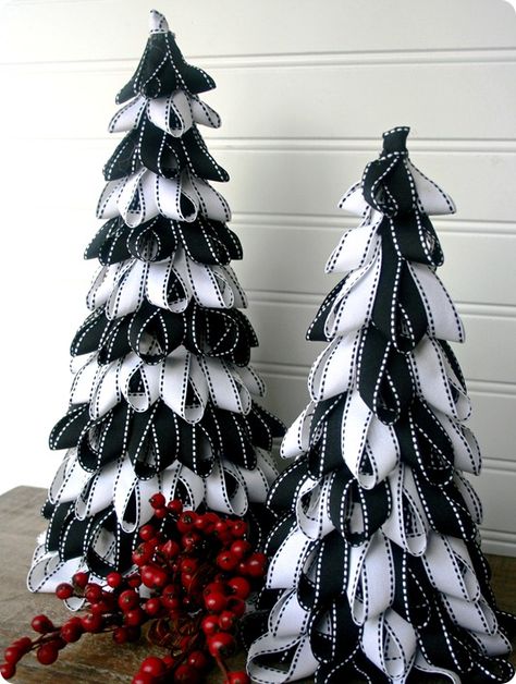 Ribbon Trees! These are really cute and you could use any color ribbon you want to match your Christmas/Winter decor! Ribbon Tree, Black And White Christmas, Christmas Crafts For Adults, Ribbon Christmas, Unique Christmas Trees, Fabulous Christmas, White Christmas Trees, Christmas Tree Crafts, Navidad Diy