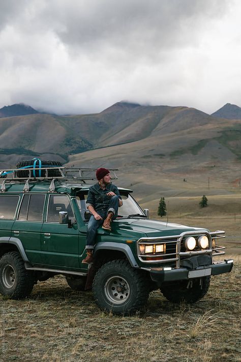 Land Cruiser Overland, Old 4x4, Vw Minibus, 4x4 Camping, Green Jeep, Old Jeep, Story Teller, Overland Vehicles, Man Sitting