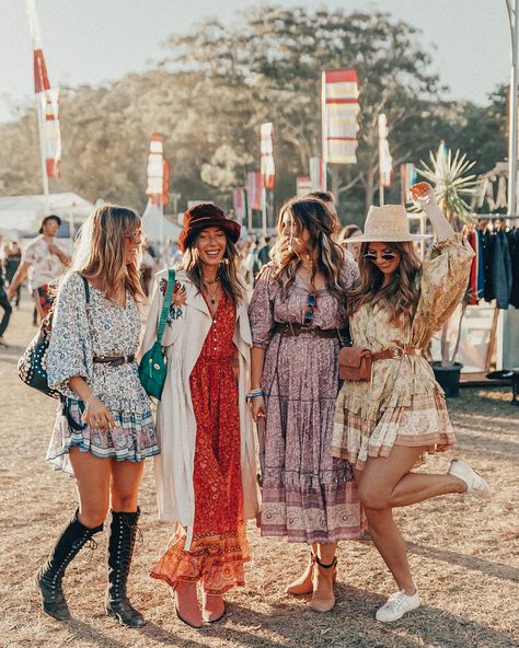 Friends Spell, Coachella Party Outfit, Spell Dress, Look Hippie Chic, Festival Friends, Coachella Party, Boho Festival Outfit, Festival Outfit Inspiration, Splendour In The Grass