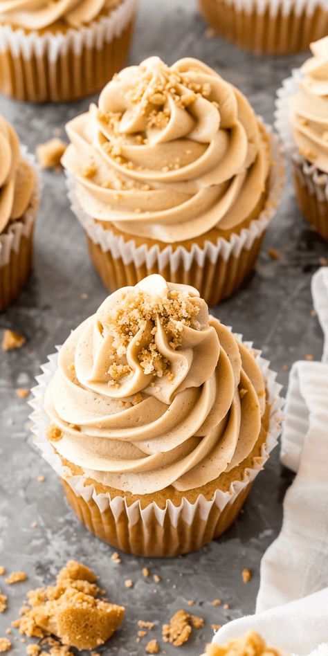 Easy Peanut Butter Cupcakes, Peanut Cupcakes, Peanut Butter Desserts Easy, Small Batch Cupcakes, Jelly Cupcakes, Fluffy Cupcakes, Bakery Goods, Peanut Butter Cupcakes, Butter Cupcakes