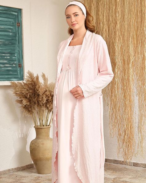 “You will feel the entirety with the lace and long nightgown inside the robe made of jacquard fabric.” Lace Maternity & Nursing Nightgown With Jacquard Robe Powder - 4413 ✨Hair band gift✨ 3 Colors: Powder - Blue - Ecru Sizes: M - L - XL Product code: 4413 #biggshopy #mother #maternity #pregnant #pregnancy #postpartum #nursing #nightgown #robe #breastfeeding #schwangerschaft #grossesse #enceinte #incinta #nursingclothes #breastfeedingclothes #sale #matching #newmom #newborn #newbornbaby #mo... Maternity Nighty, Pregnant Sleepwear, Ruffle Robe Maternity, White Nursing-friendly Sleepwear, Maternity Loungewear, Postpartum Nursing, Nursing Nightgown, Nightgown Robe, Maternity Lounge Wear