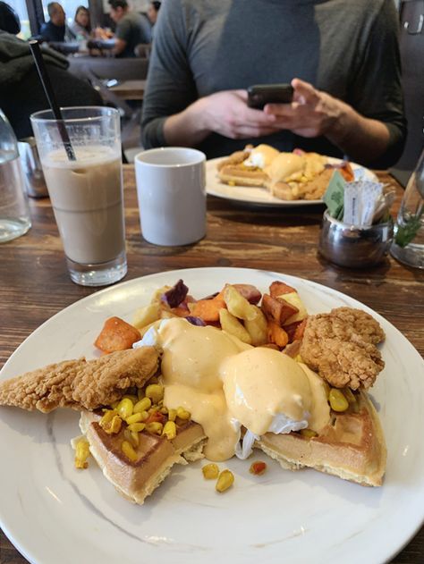 7 Best Breakfast Places in Whistler, British Columbia British Breakfast, Veggie Pies, Travel Toronto, Breakfast Pie, Ham And Cheese Croissant, Corn Relish, Dinner Places, Breakfast Places, Brunch Places